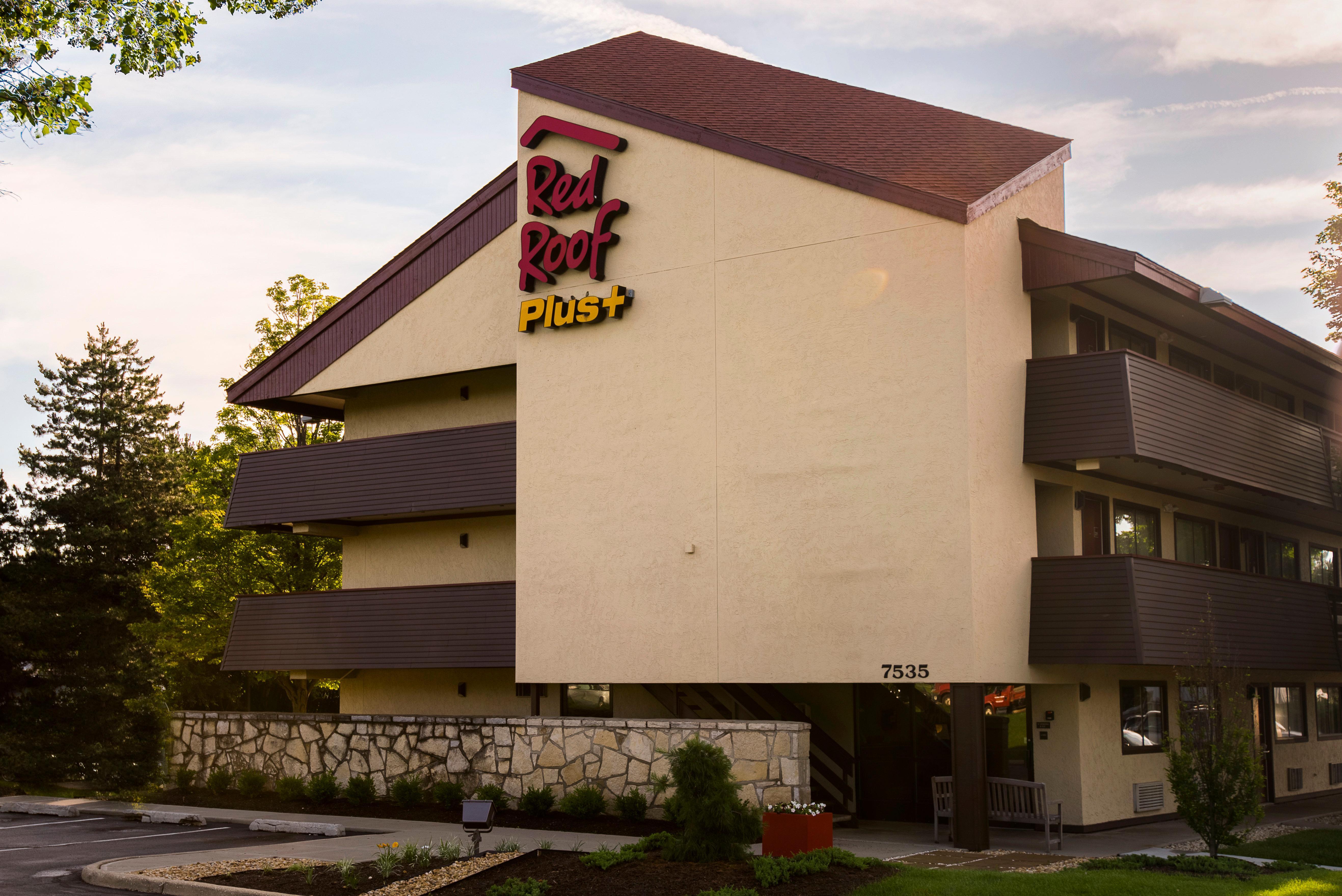 Red Roof Inn Plus+ Chicago - Willowbrook Exterior photo
